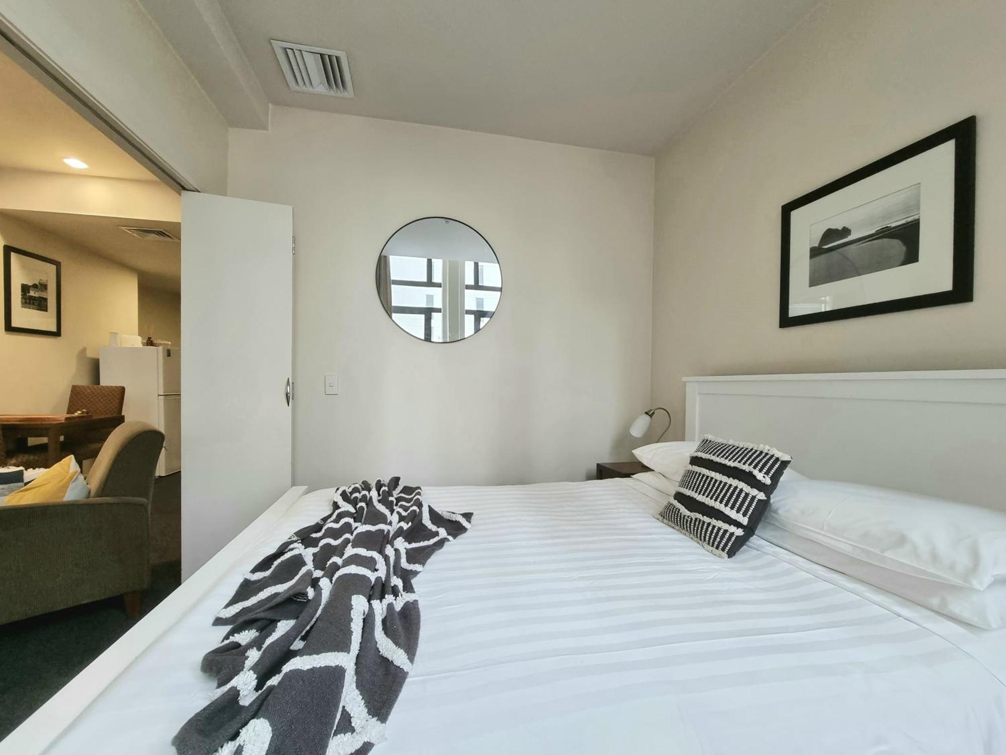 Independent Boutique Apartments on Queen Auckland Chambre photo